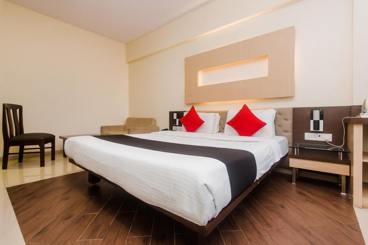Hotel Capitol Тане Екстериор снимка