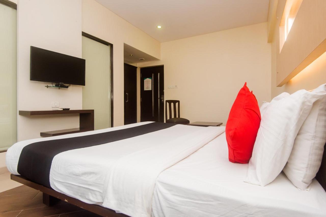 Hotel Capitol Тане Екстериор снимка